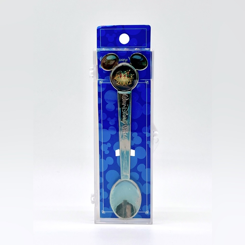 NIB Vintage Walt Disney World Ears to You 2002 Souvenir Collectors Spoon